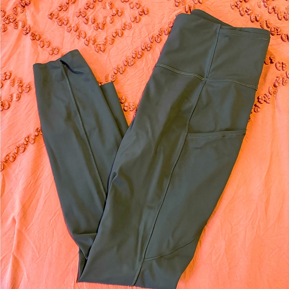 Lululemon Fast and Free High Rise Tight 25” size 8- Olive Green-
